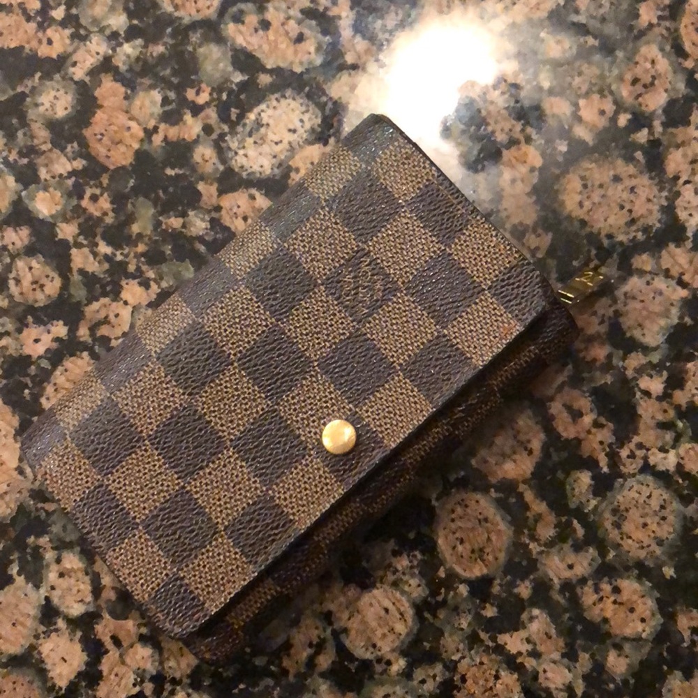 Louis Vuitton Damier wallet! 🔥🔥